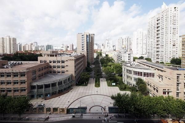 Hospital image: Shanghai Mental Health Center